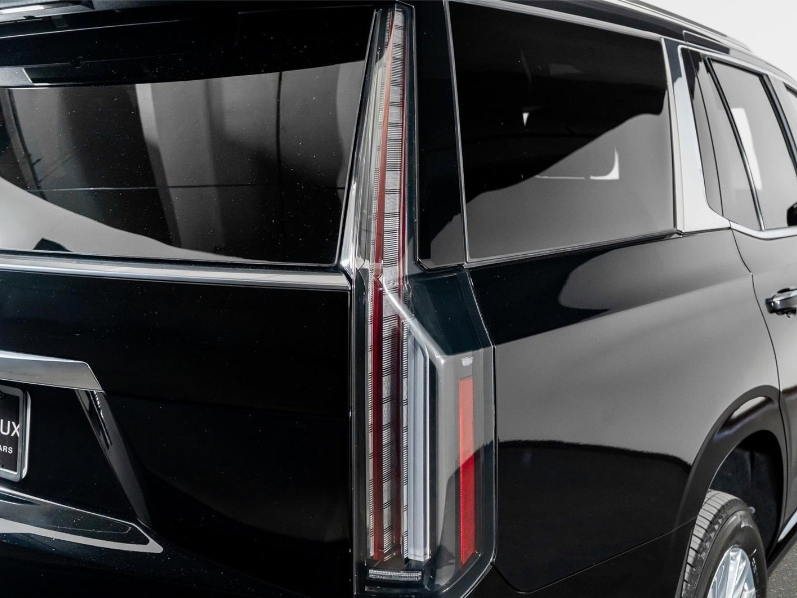 Used 2026 Cadillac Escalade Luxury w/ Touring Package AWD/4WD image 32