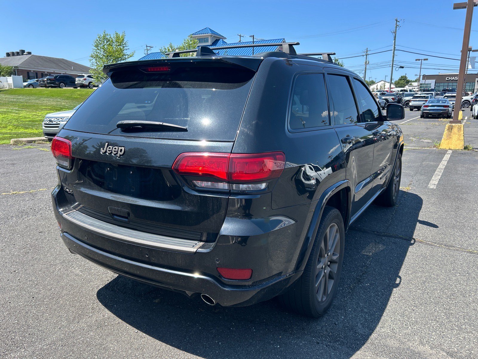 Used 2016 Jeep Grand Cherokee Limited 75th Anniversary AWD/4WD image 5