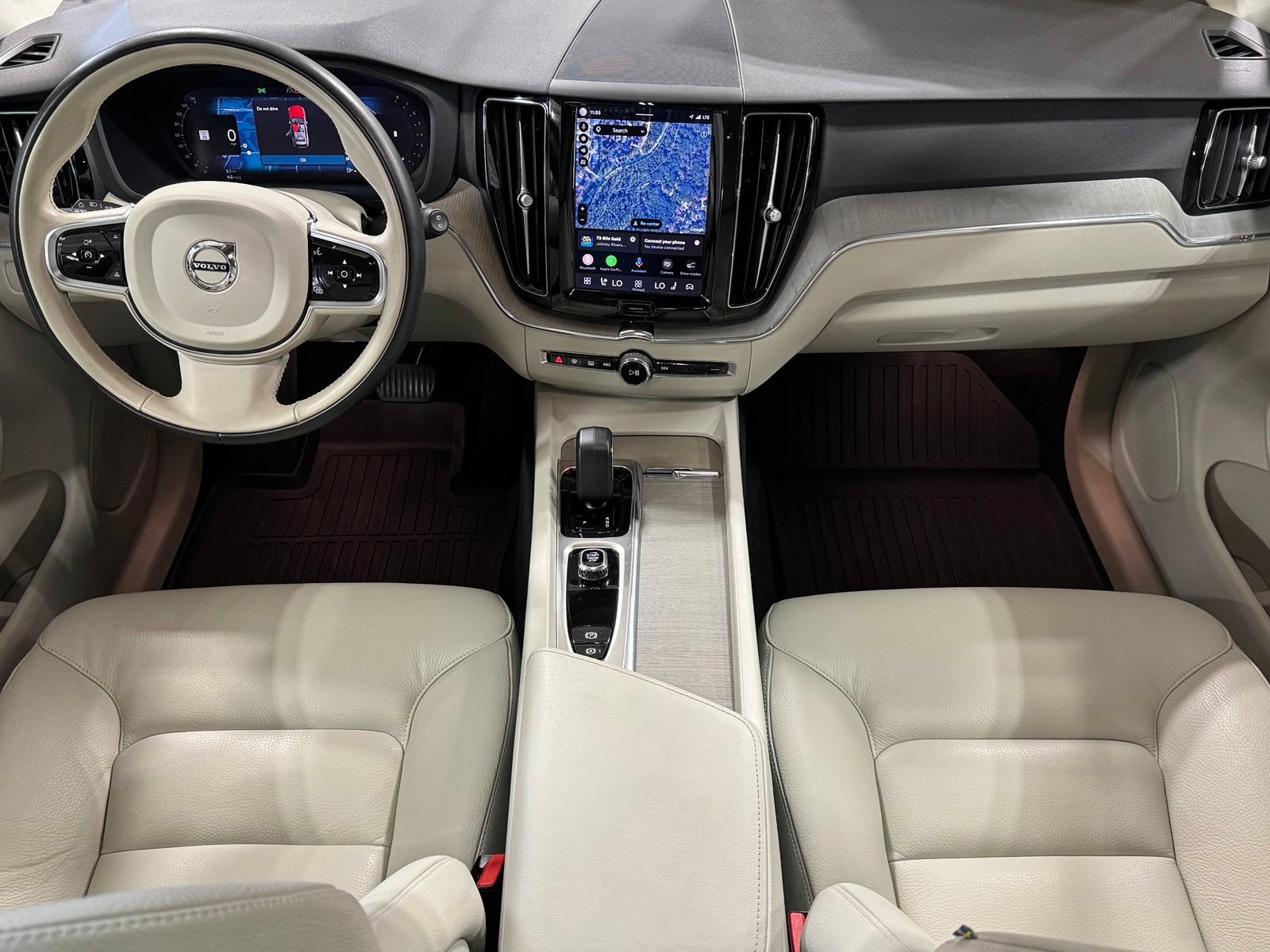 Used 2023 Volvo XC60 B5 Plus w/ Climate Package AWD/4WD image 2