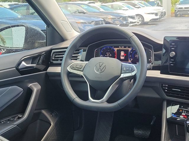 Certified 2025 Volkswagen Jetta SEL FWD image 3