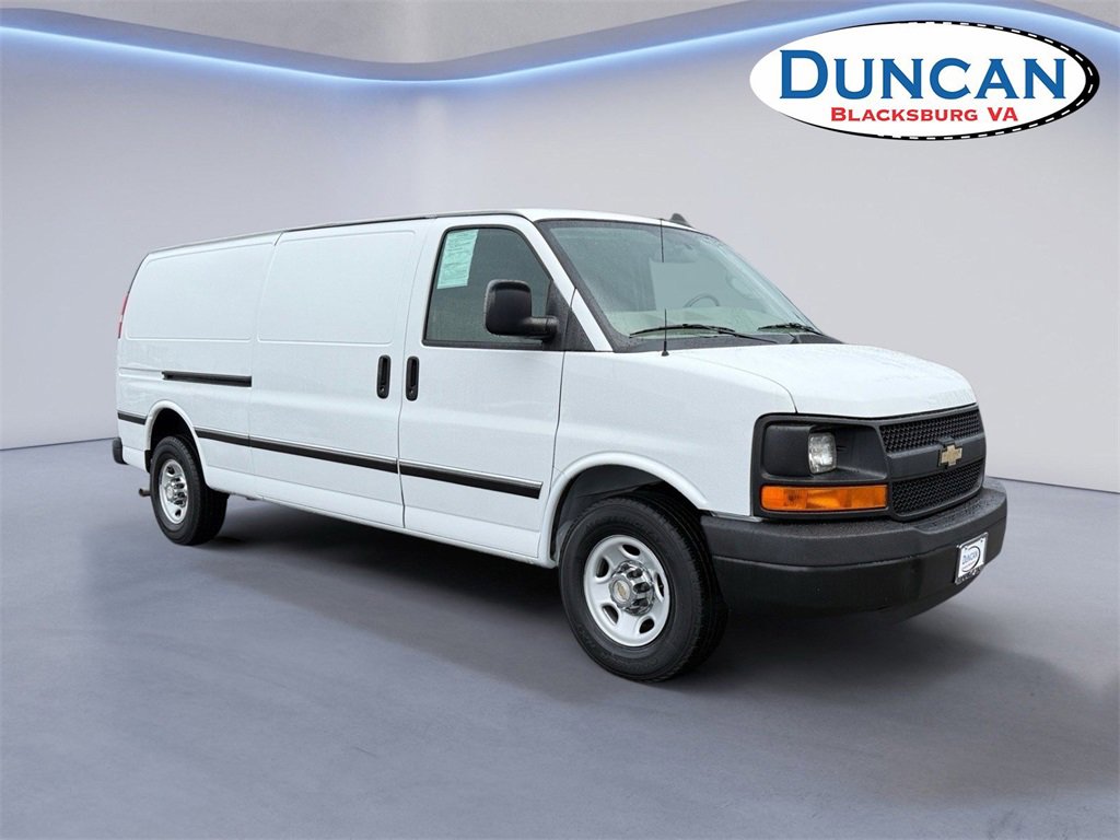 Used 2016 Chevrolet Express 3500 Extended image 1
