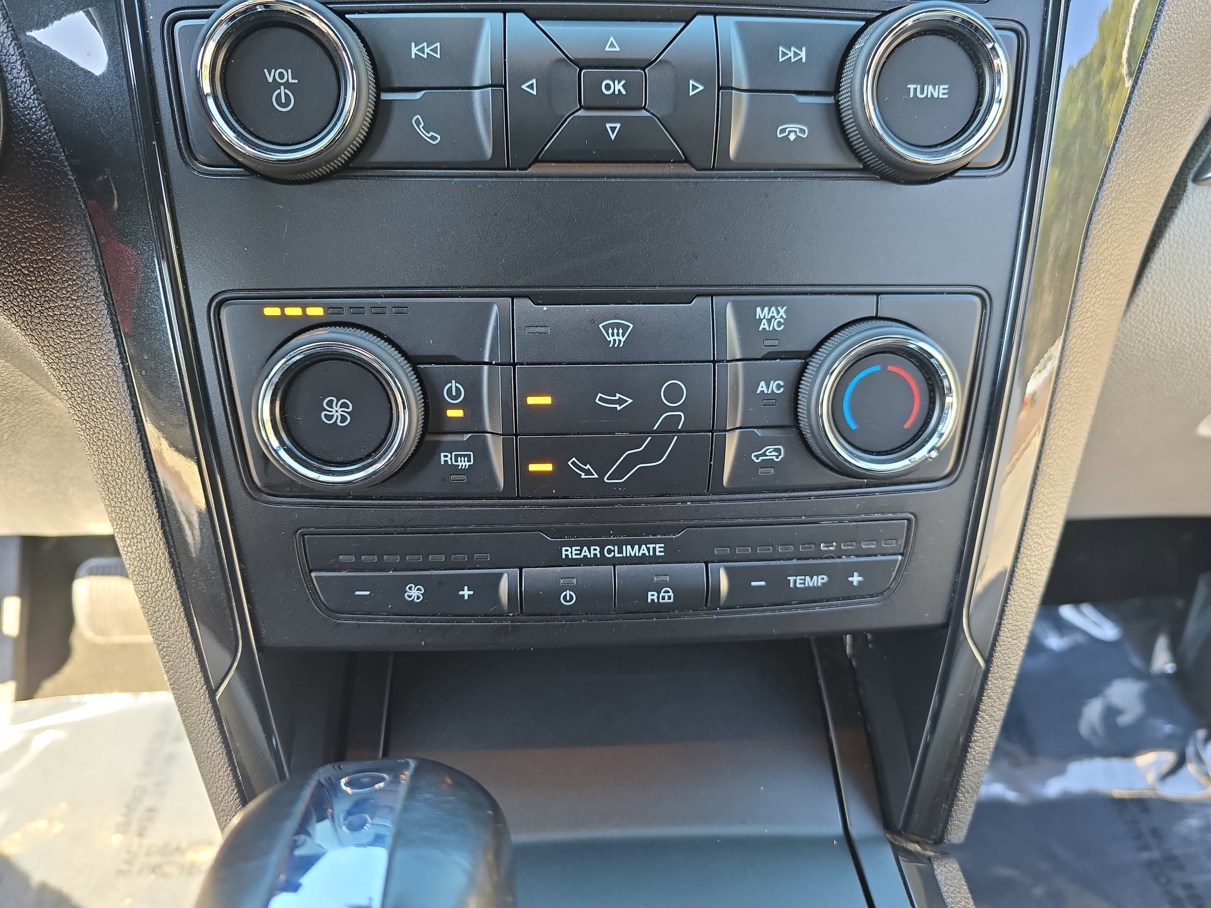 Used 2018 Ford Explorer FWD image 22