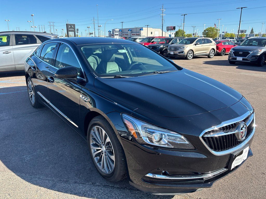 Used 2019 Buick LaCrosse Essence FWD image 3