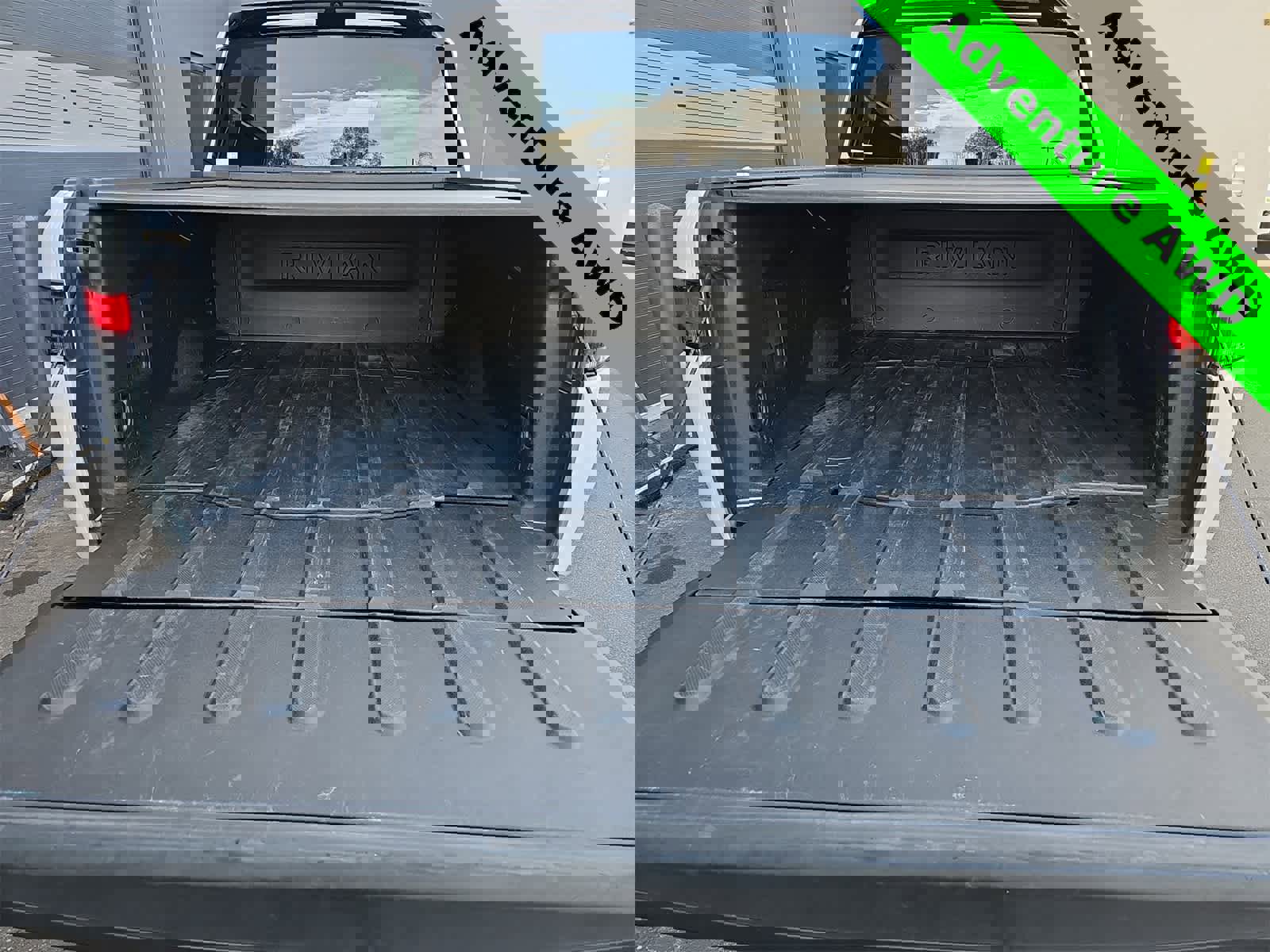 Used 2022 Rivian R1T Adventure image 23