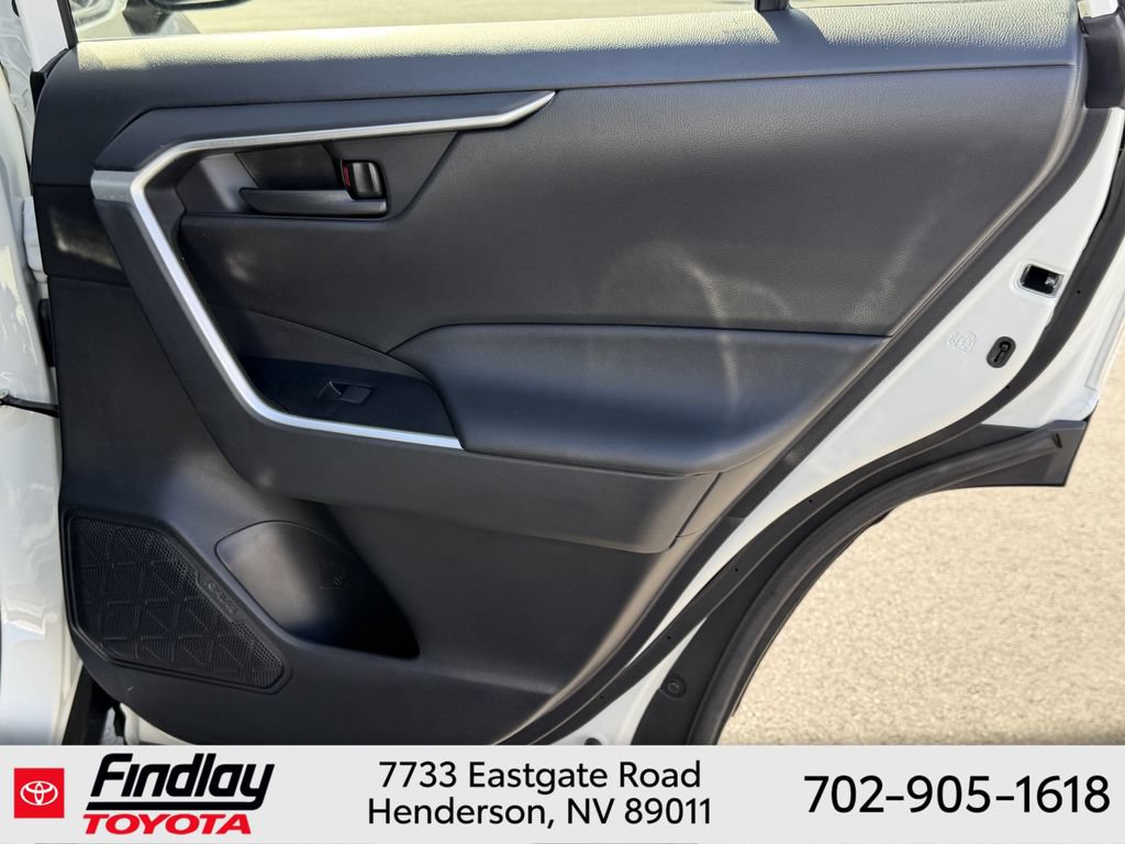 Used 2022 Toyota RAV4 LE w/ Carpet Mat Package (TMS) FWD image 17