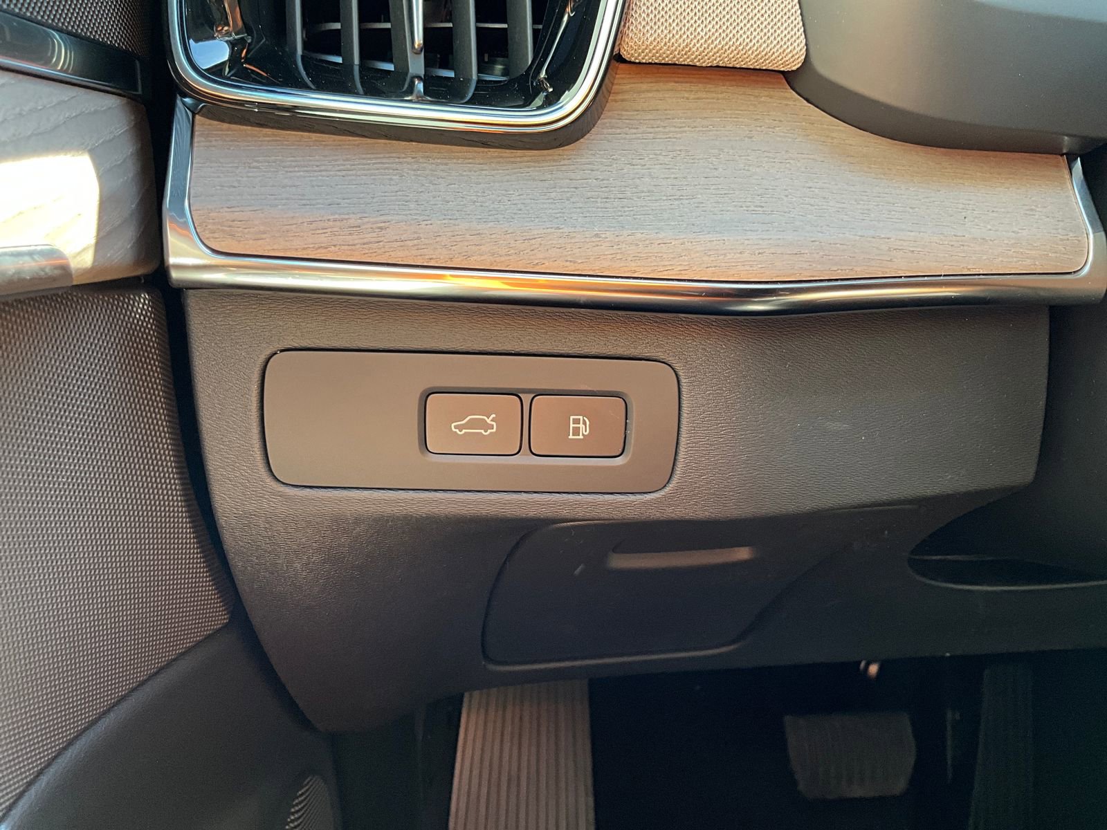New 2026 Volvo XC90 T8 Core AWD/4WD image 21
