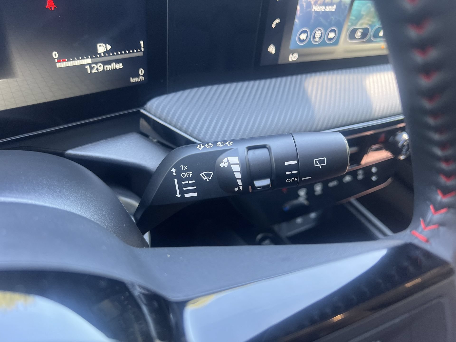 Certified 2025 Nissan Kicks SR FWD image 11