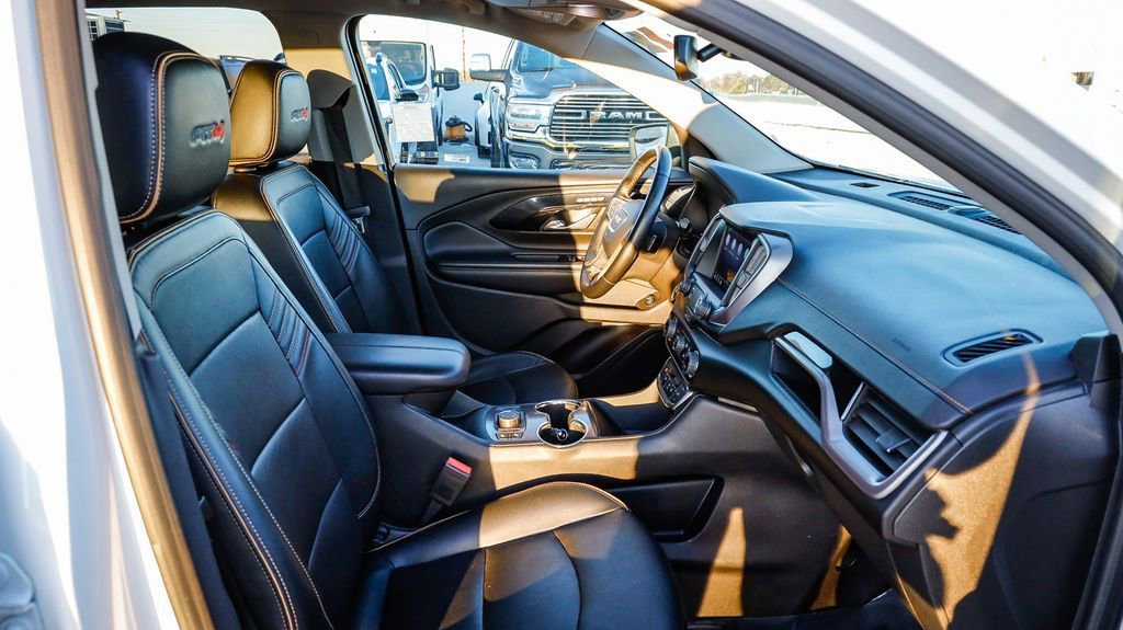 Used 2023 GMC Terrain AT4 image 20