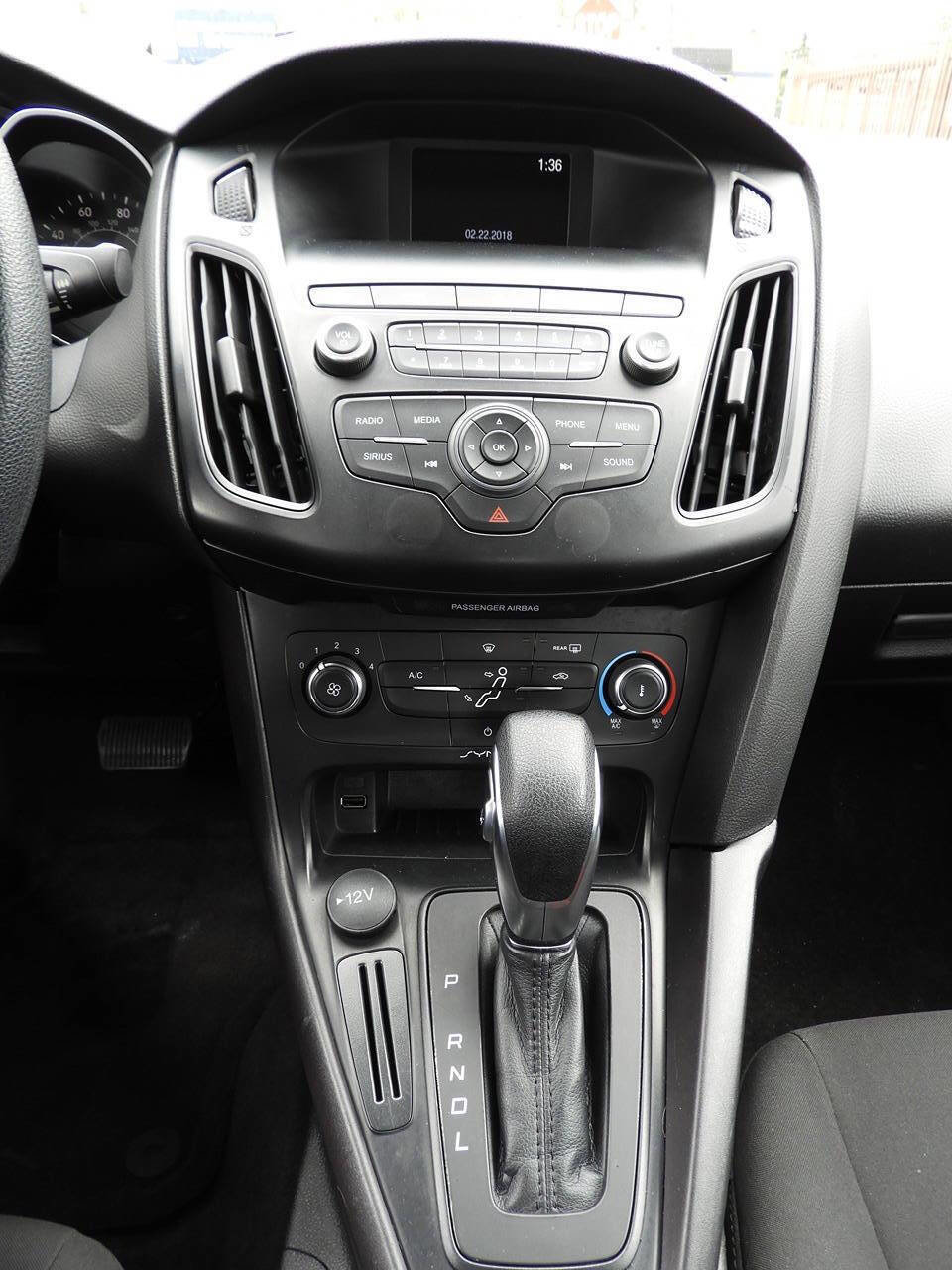 Used 2018 Ford Focus SE image 37