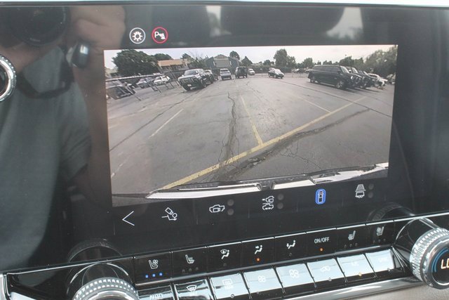 New 2026 GMC Canyon Denali w/ LPO, Denali Black Edition image 4