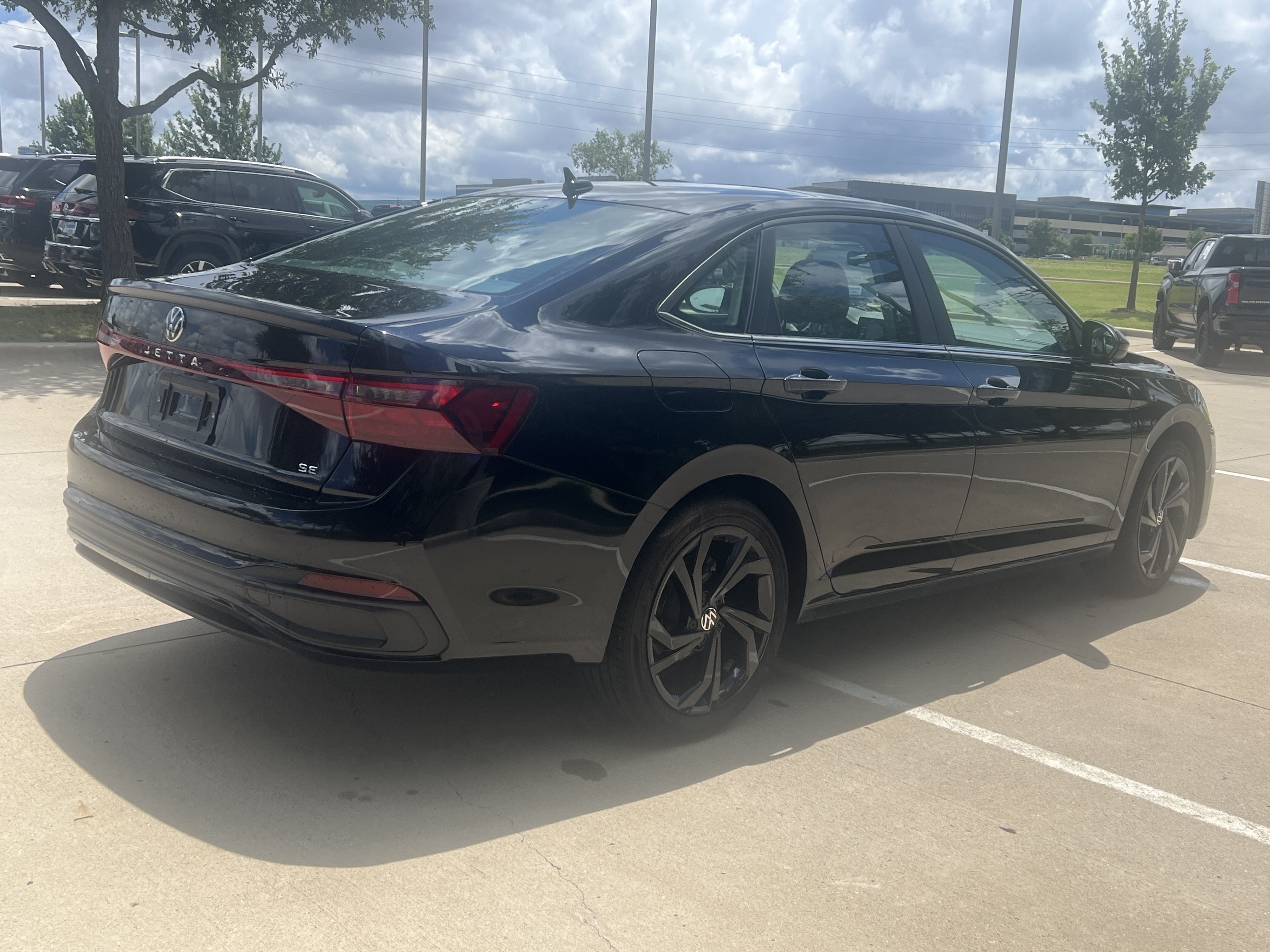 Used 2026 Volkswagen Jetta SE w/ Black Wheel Package FWD image 10