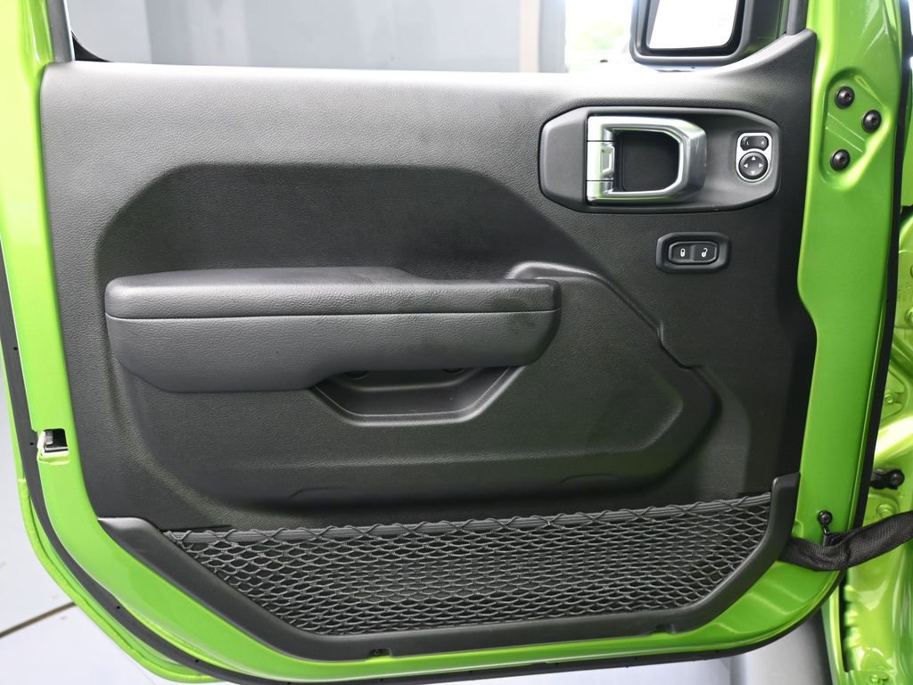 Used 2025 Jeep Wrangler Sport S image 26