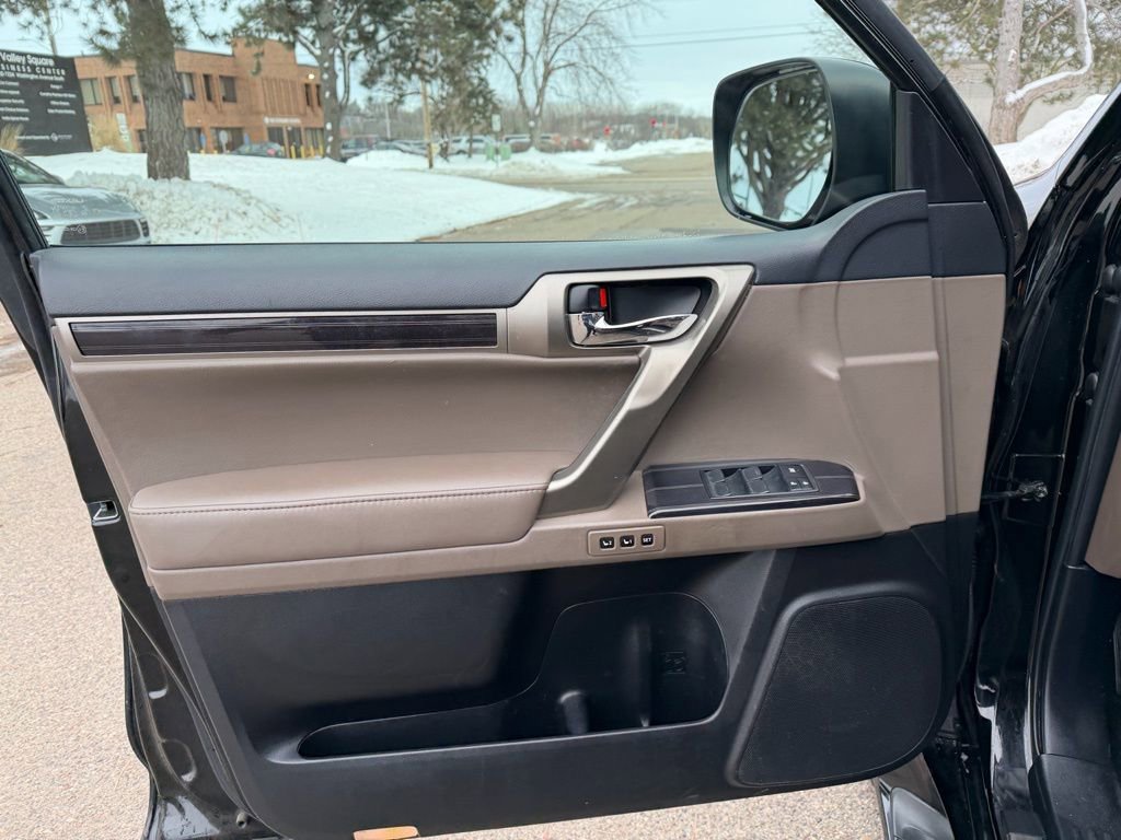 Used 2020 Lexus GX 460 Premium image 16