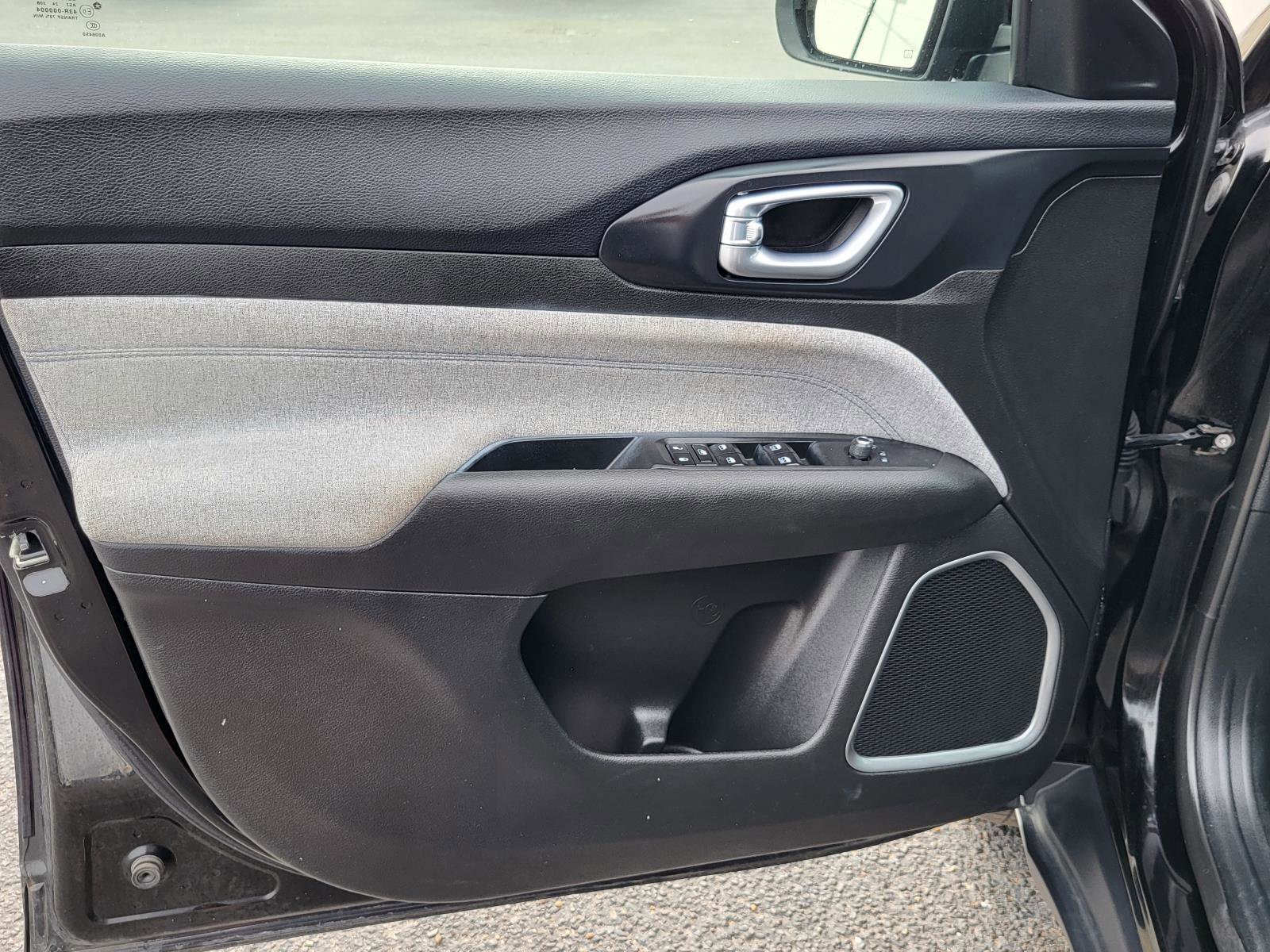 Used 2025 Jeep Compass Latitude image 20