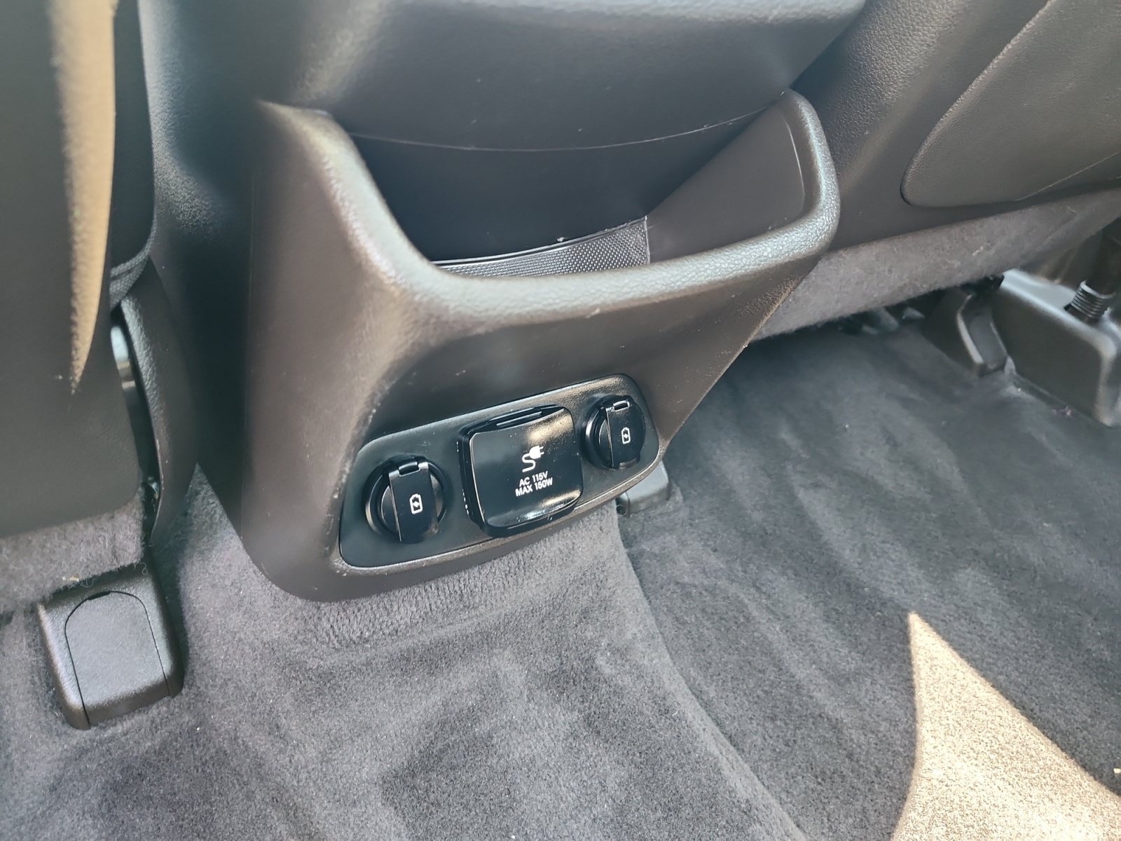 Used 2020 Hyundai Santa Fe Limited AWD/4WD image 13