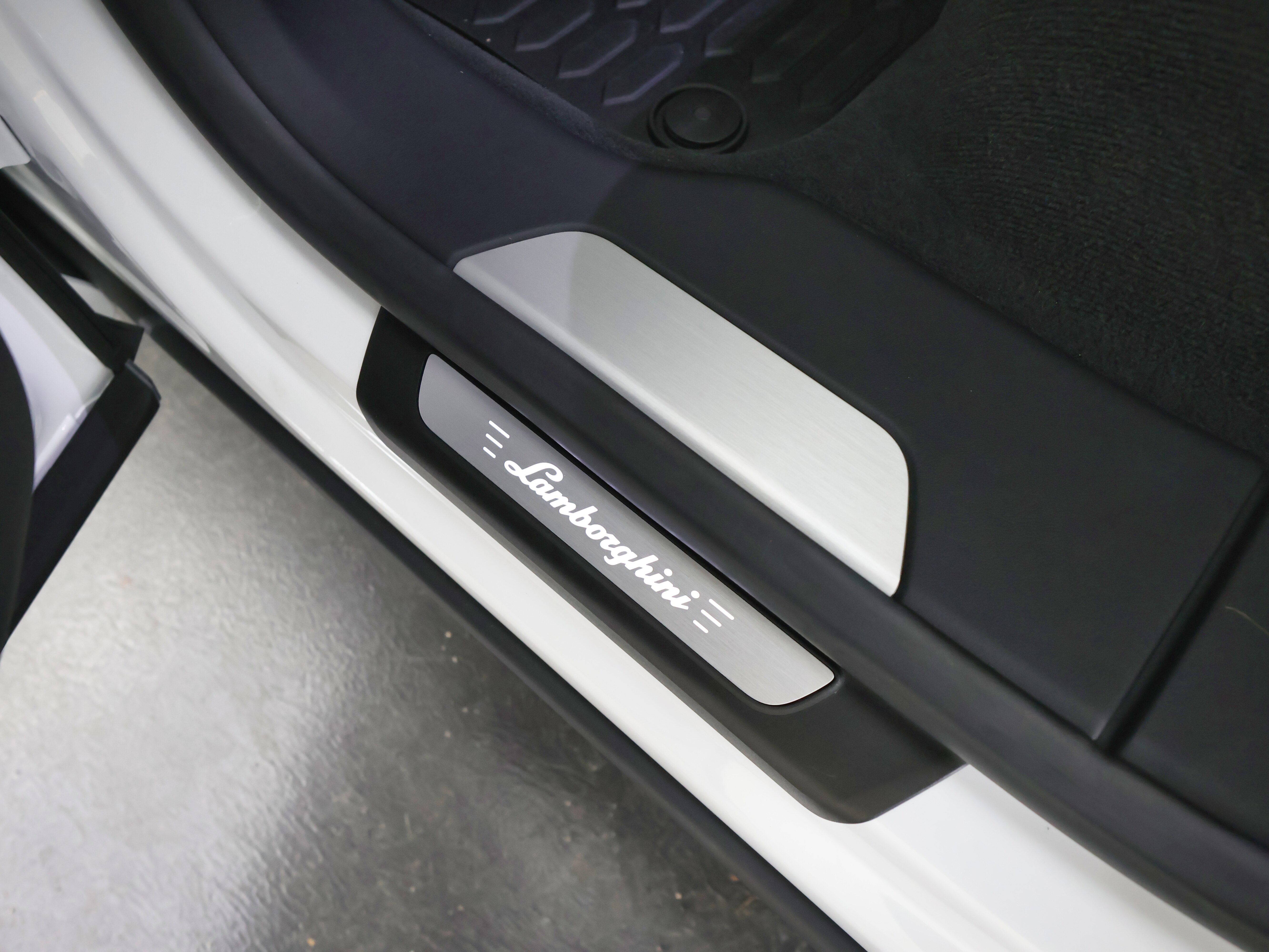 Used 2022 Lamborghini Urus image 34