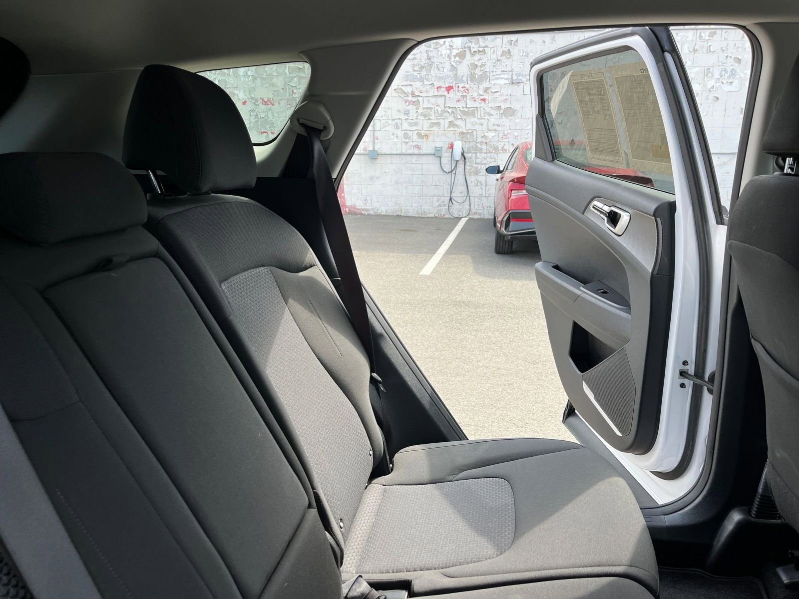 Used 2025 Kia Sportage LX FWD image 36