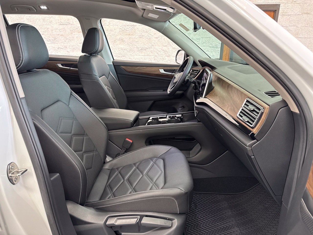 Used 2026 Volkswagen Atlas SE FWD image 57