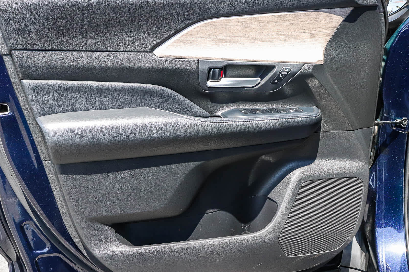Used 2024 Toyota Grand Highlander AWD image 29