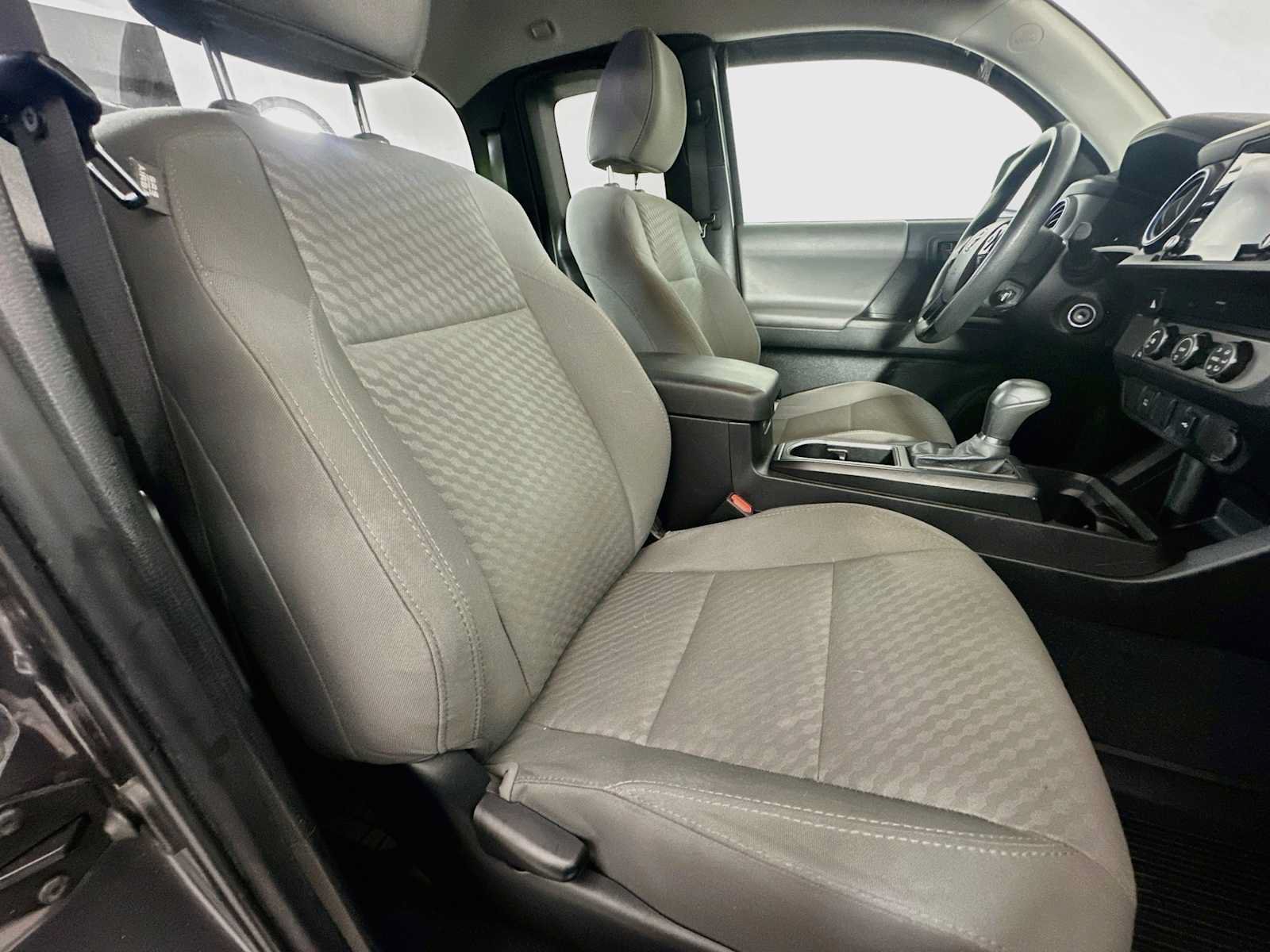 Used 2022 Toyota Tacoma SR RWD image 24