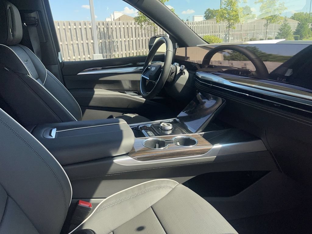 New 2026 Cadillac Escalade Luxury w/ Touring Package AWD/4WD image 40