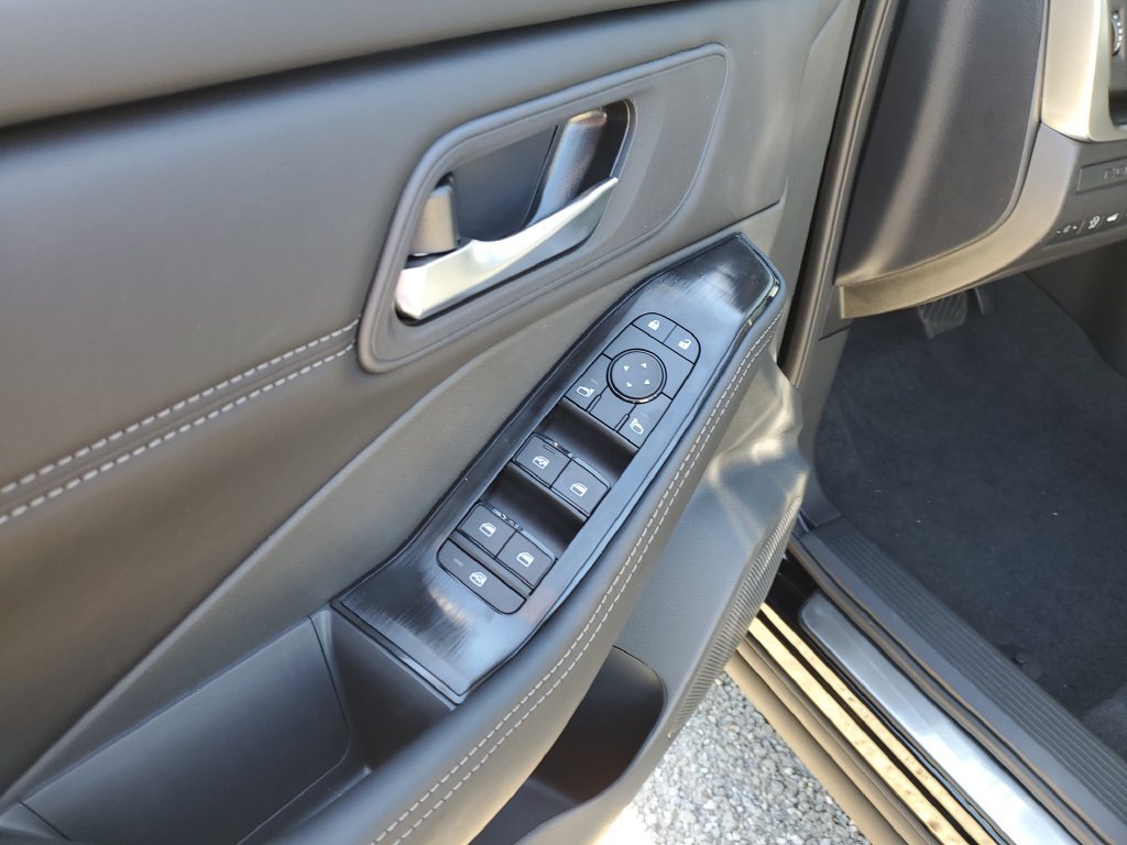 New 2026 Nissan Rogue Dark Armor FWD image 17