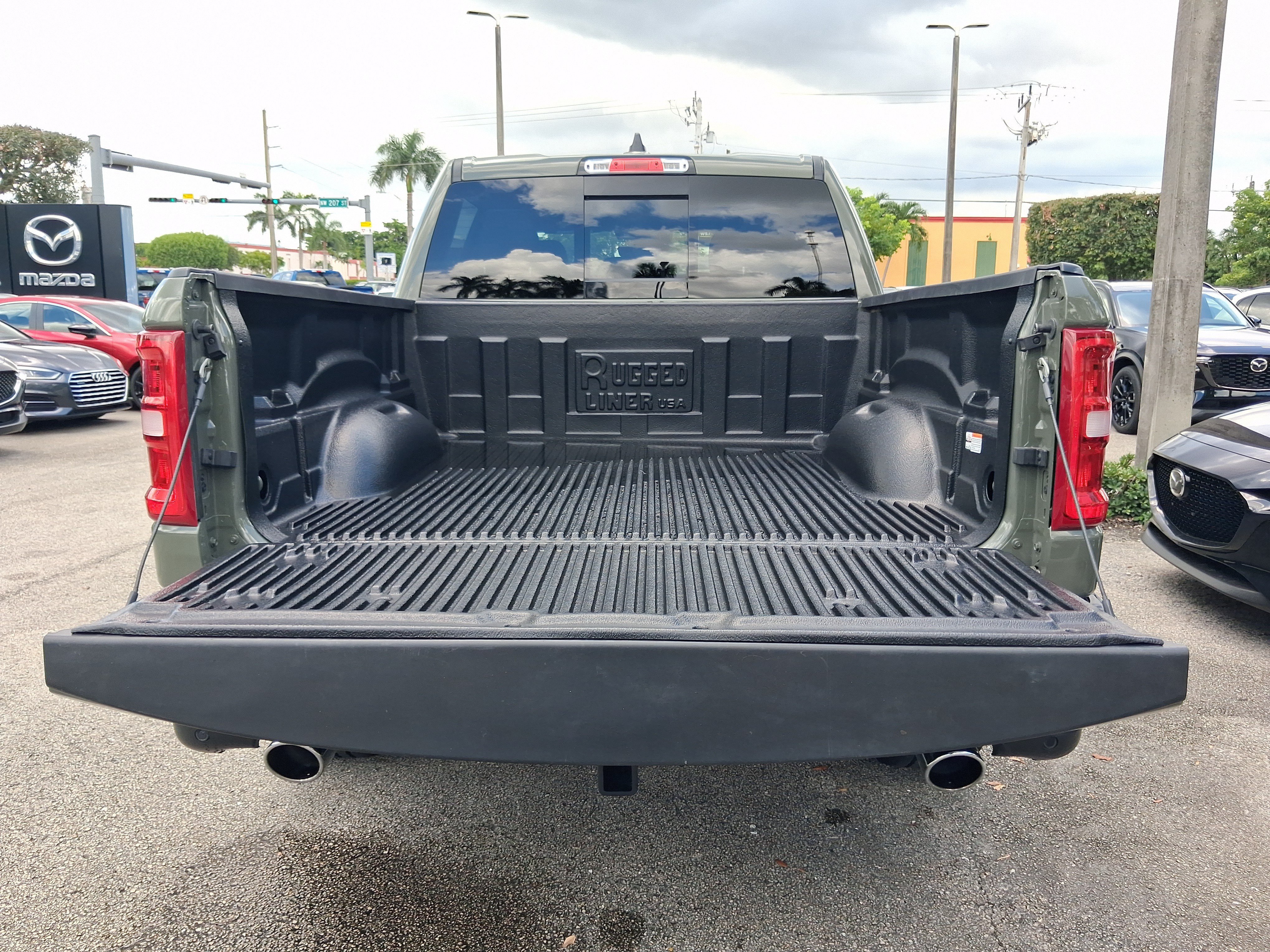 Used 2026 RAM 1500 Laramie AWD/4WD image 5