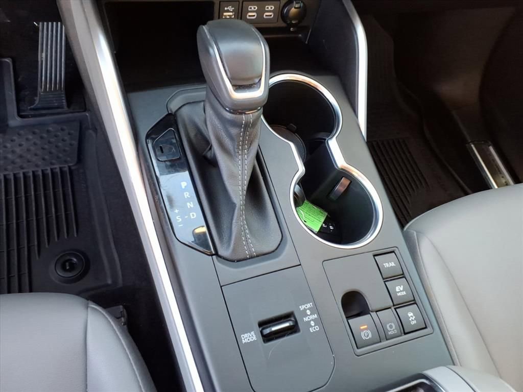 Used 2023 Toyota Highlander XLE image 34