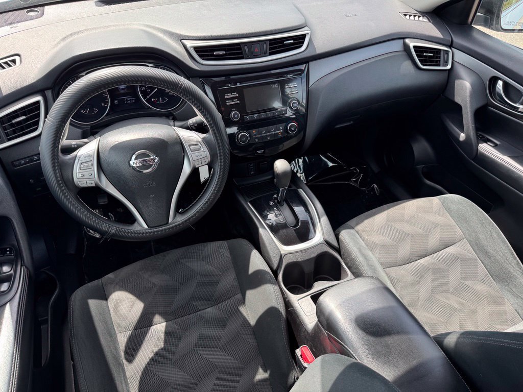 Used 2015 Nissan Rogue S AWD/4WD image 12