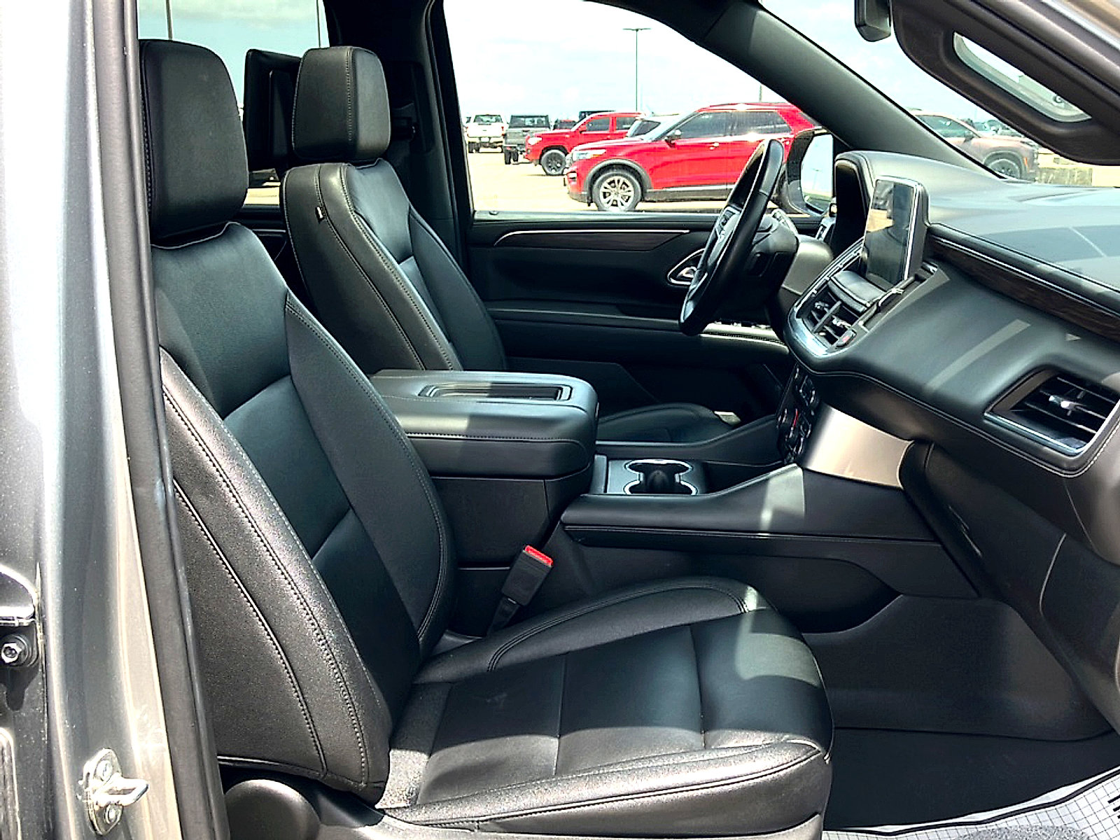 Used 2023 Chevrolet Tahoe Z71 w/ Z71 Off-Road Package AWD/4WD image 11