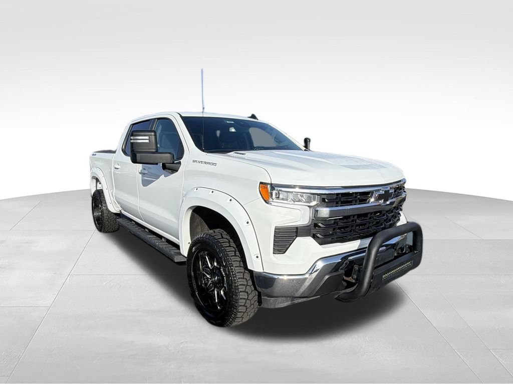 Used 2023 Chevrolet Silverado 1500 LT AWD/4WD image 15