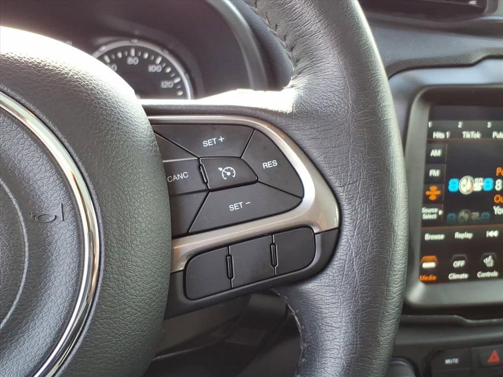 Used 2022 Jeep Renegade Limited w/ Sun, Sound & Wheels Group image 18