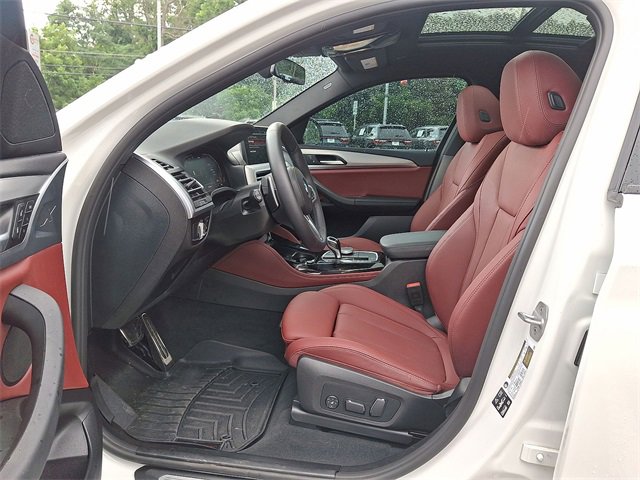 Used 2025 BMW X4 xDrive30i w/ Premium Package image 11