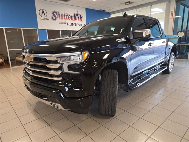 Used 2025 Chevrolet Silverado 1500 High Country w/ High Country Premium Package image 4