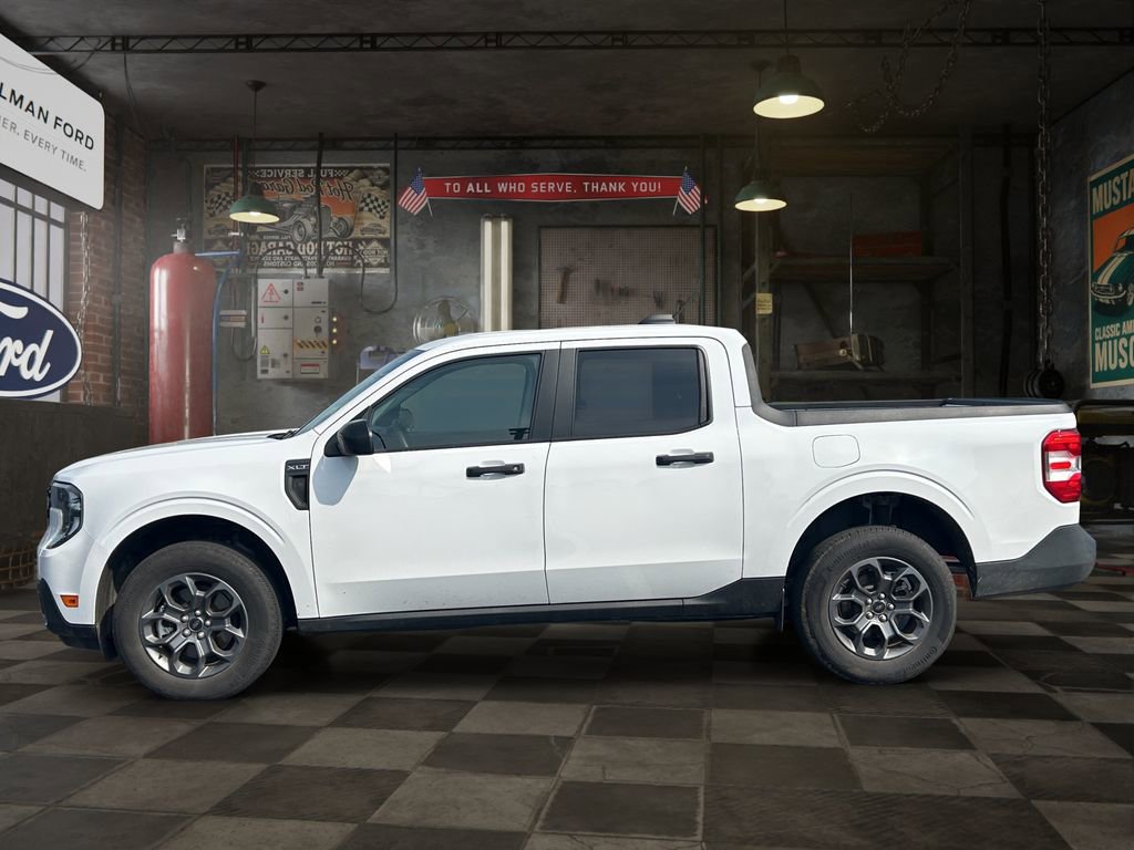 Used 2025 Ford Maverick XLT FWD image 3