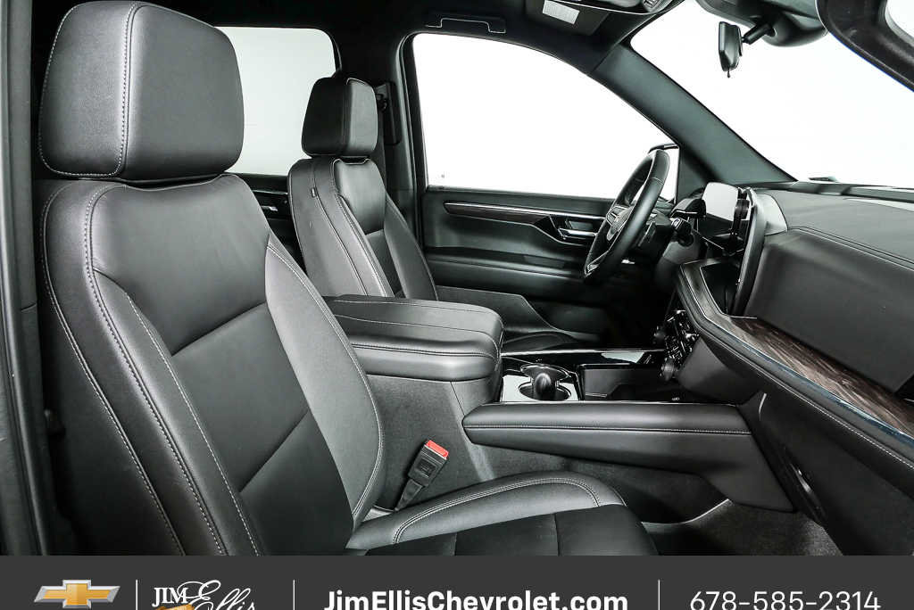 Used 2025 Chevrolet Suburban LT AWD/4WD image 21