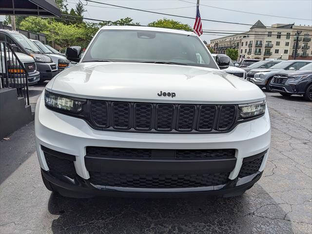 Used 2023 Jeep Grand Cherokee L Laredo AWD/4WD image 6