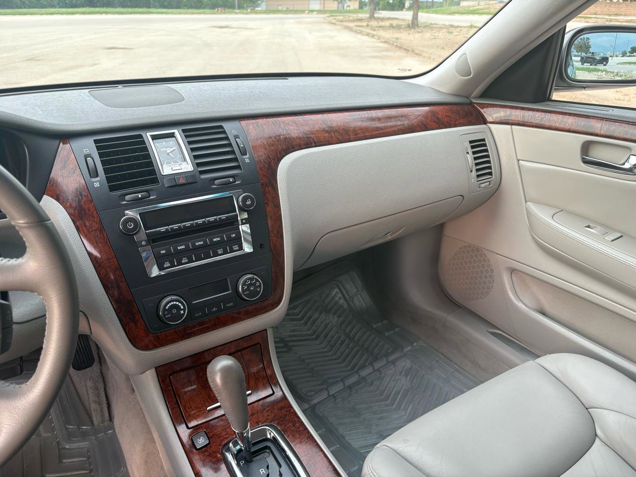 Used 2006 Cadillac DTS FWD image 51