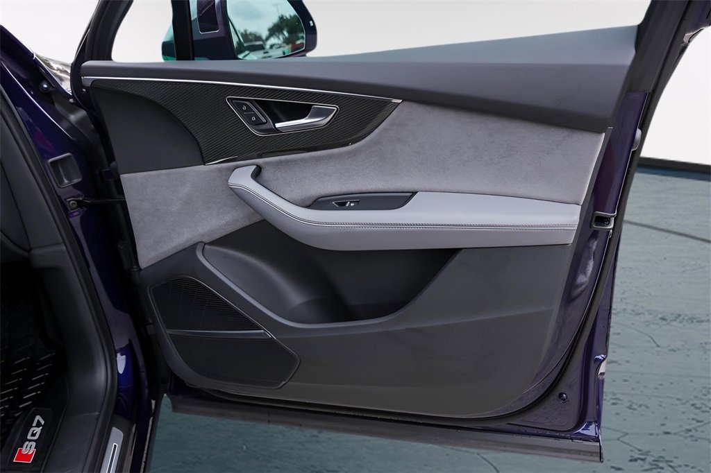 Used 2024 Audi SQ7 Prestige w/ Prestige Package image 33