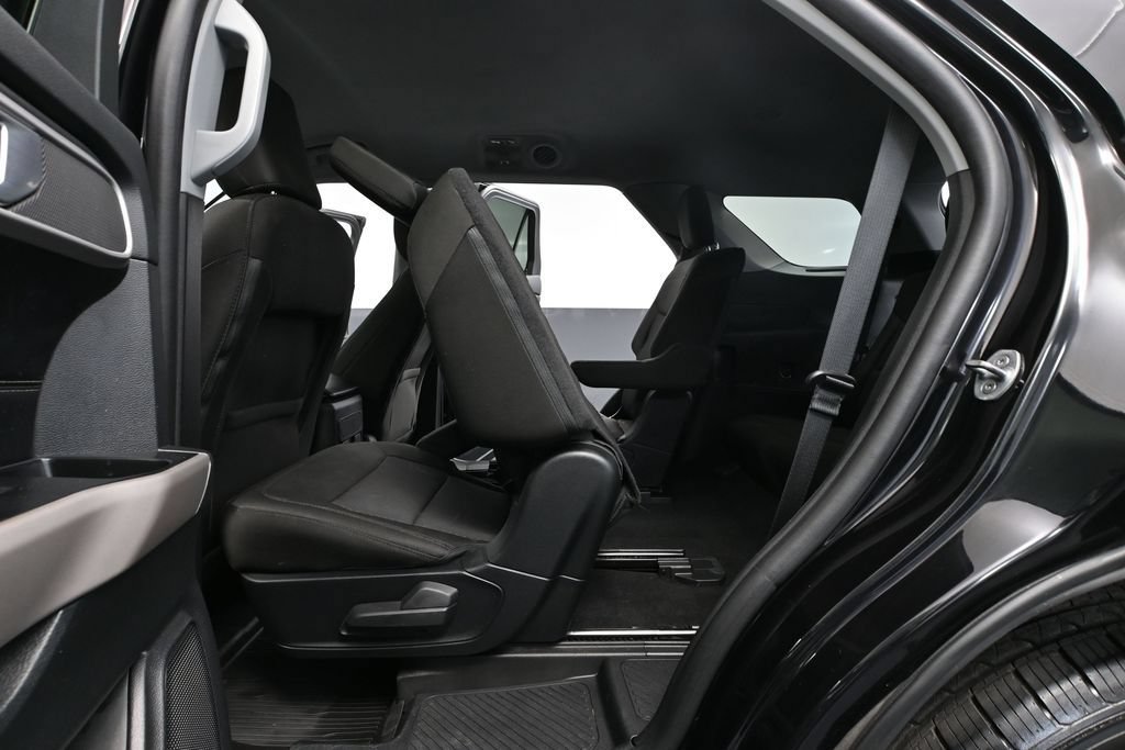 Used 2023 Ford Explorer XLT AWD/4WD image 37