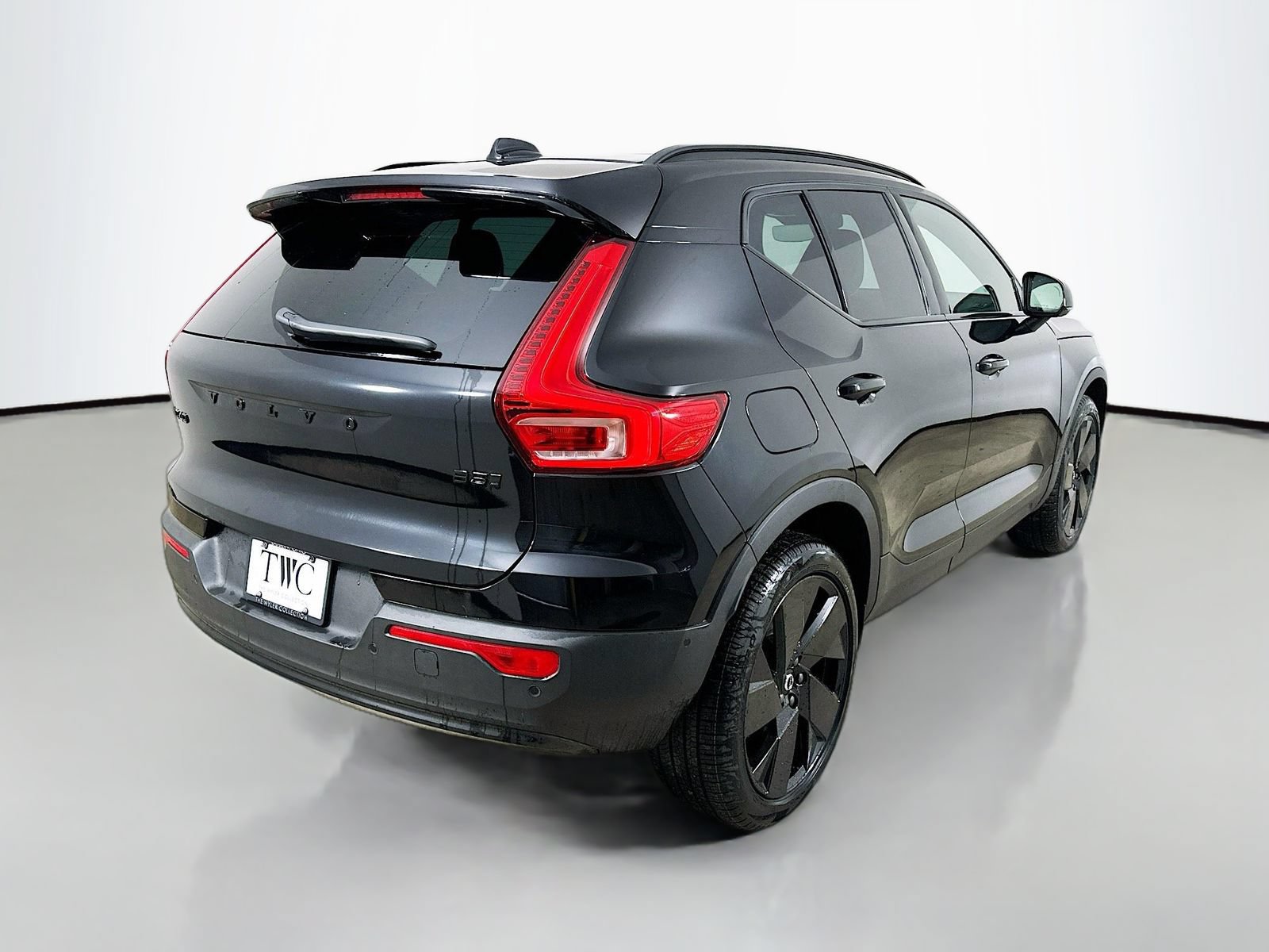 New 2026 Volvo XC40 B5 Ultra w/ Protection Package Premier AWD/4WD image 5