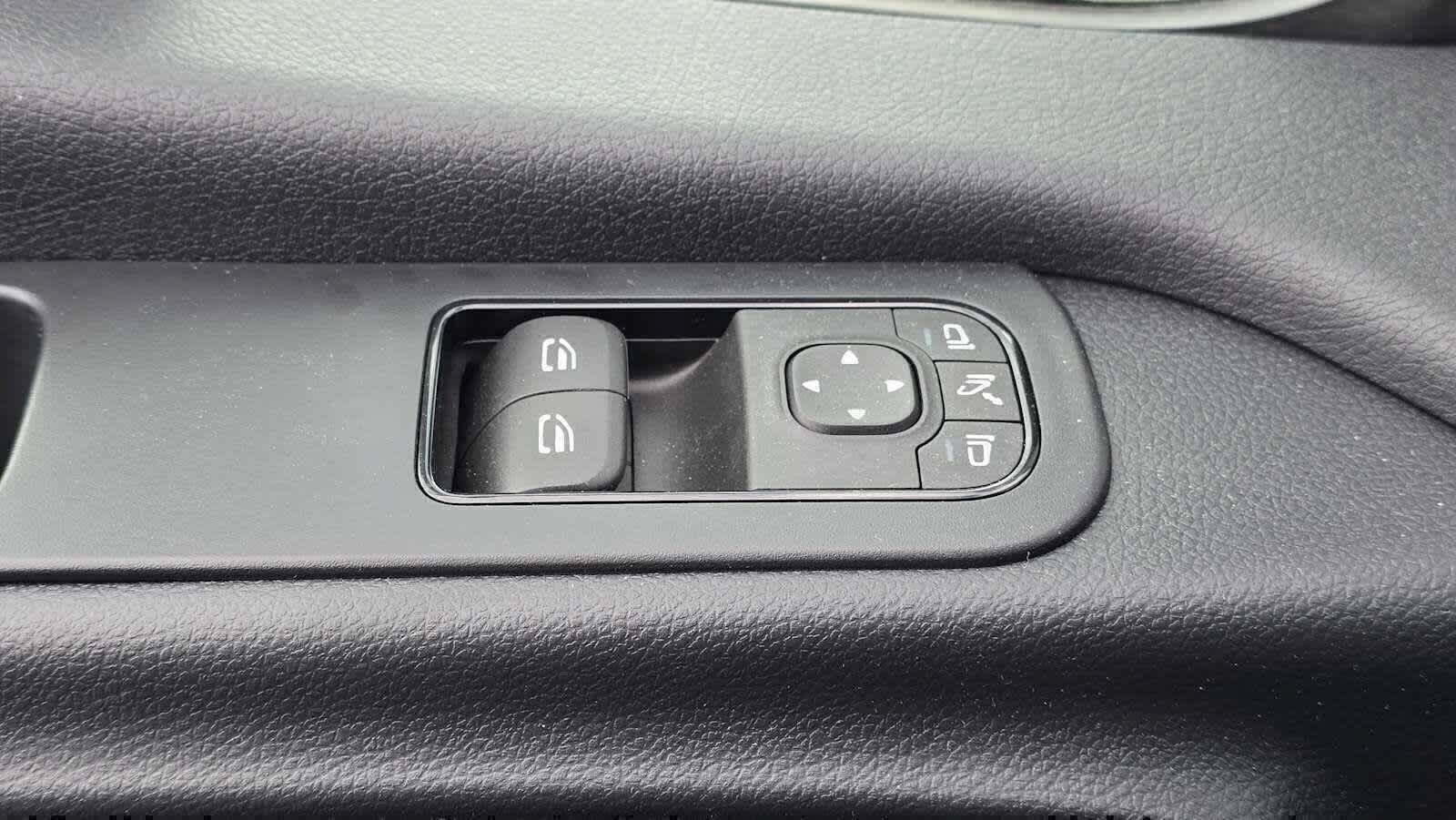 Used 2025 Mercedes-Benz Sprinter 2500 image 25