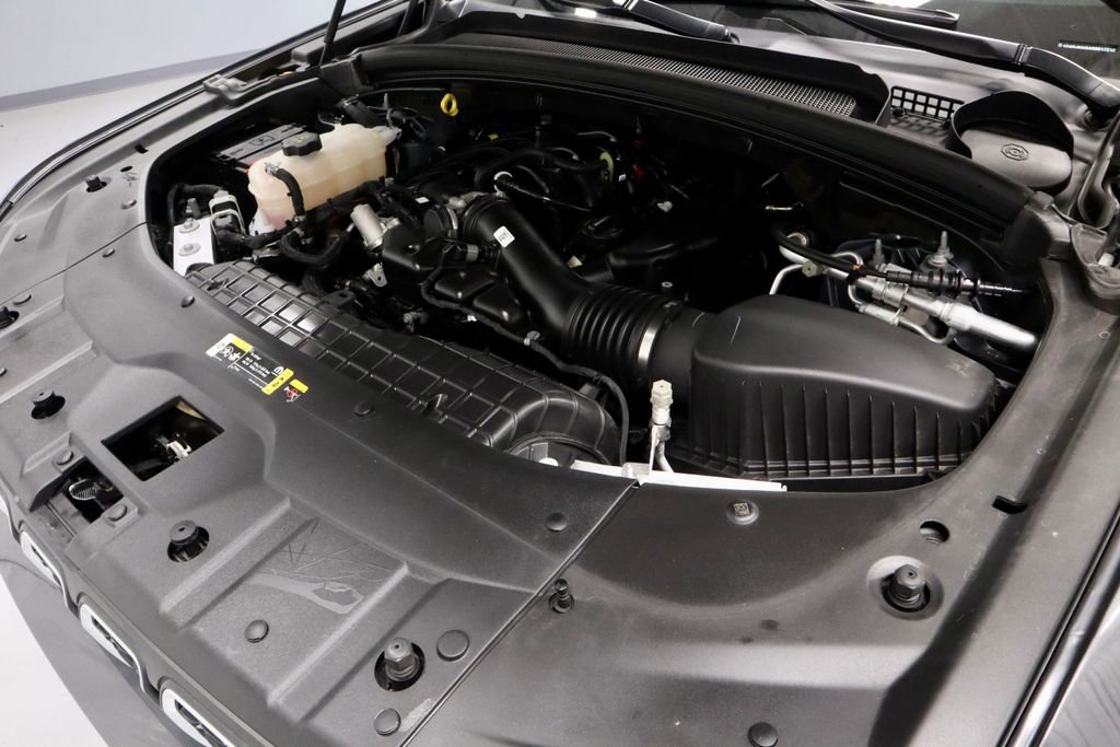 Used 2024 Jeep Grand Cherokee L Laredo w/ Luxury Tech Group I image 19