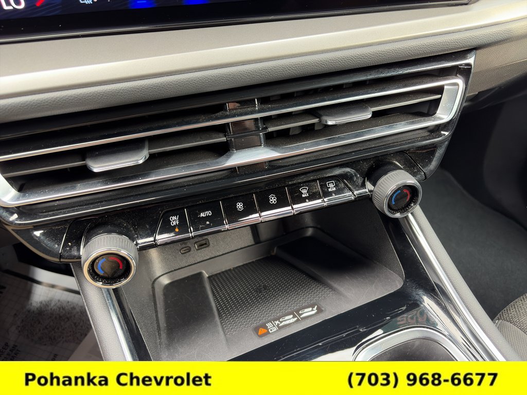 Certified 2025 Chevrolet Traverse LT w/ Driver Confidence Package AWD/4WD image 16