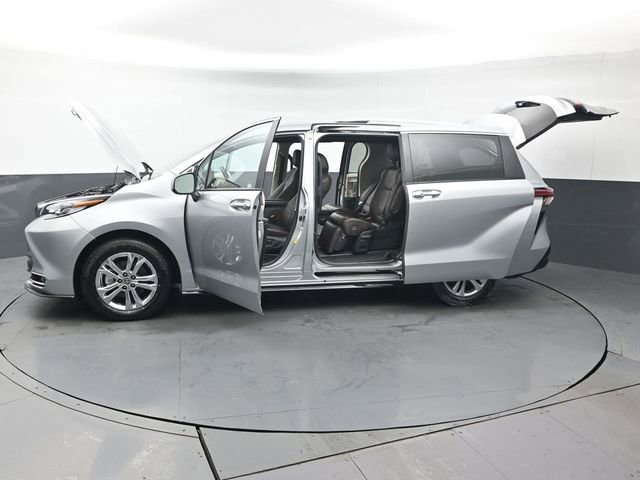 Certified 2023 Toyota Sienna Platinum image 55