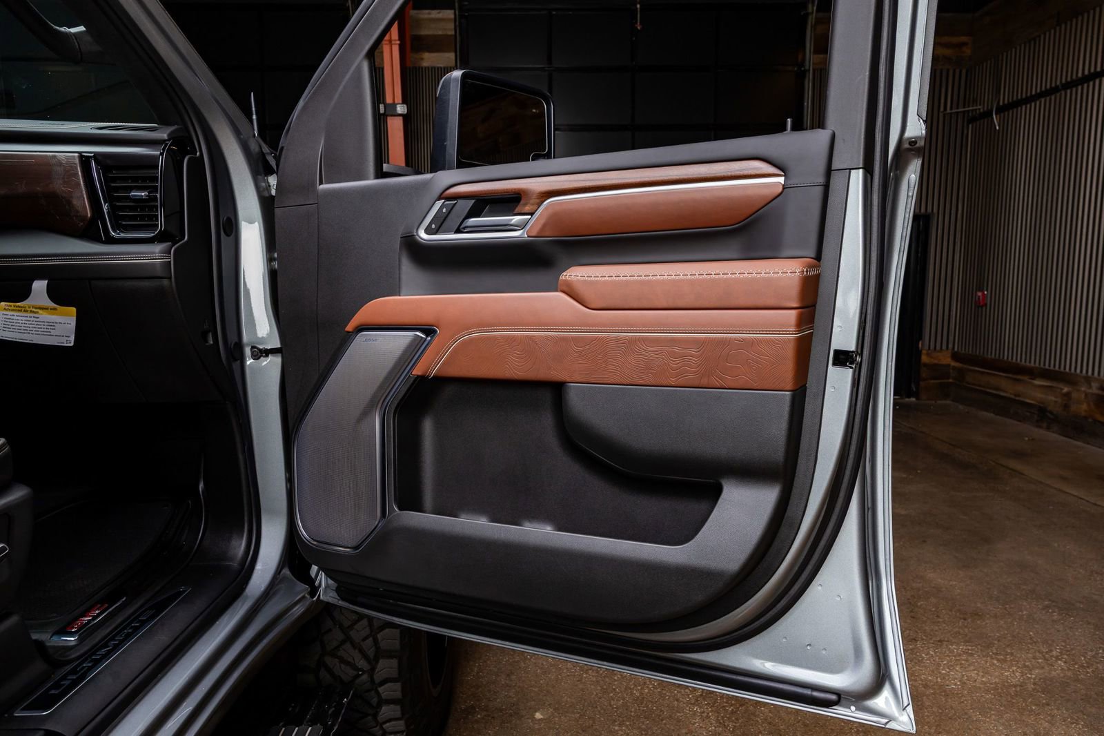 Used 2025 GMC Sierra 2500 Denali Ultimate image 37