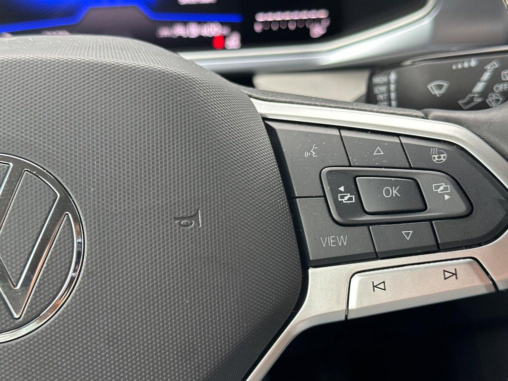 Used 2025 Volkswagen Taos SE image 24