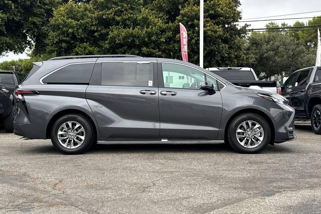 Certified 2025 Toyota Sienna XLE w/ XLE Plus Package AWD/4WD image 2