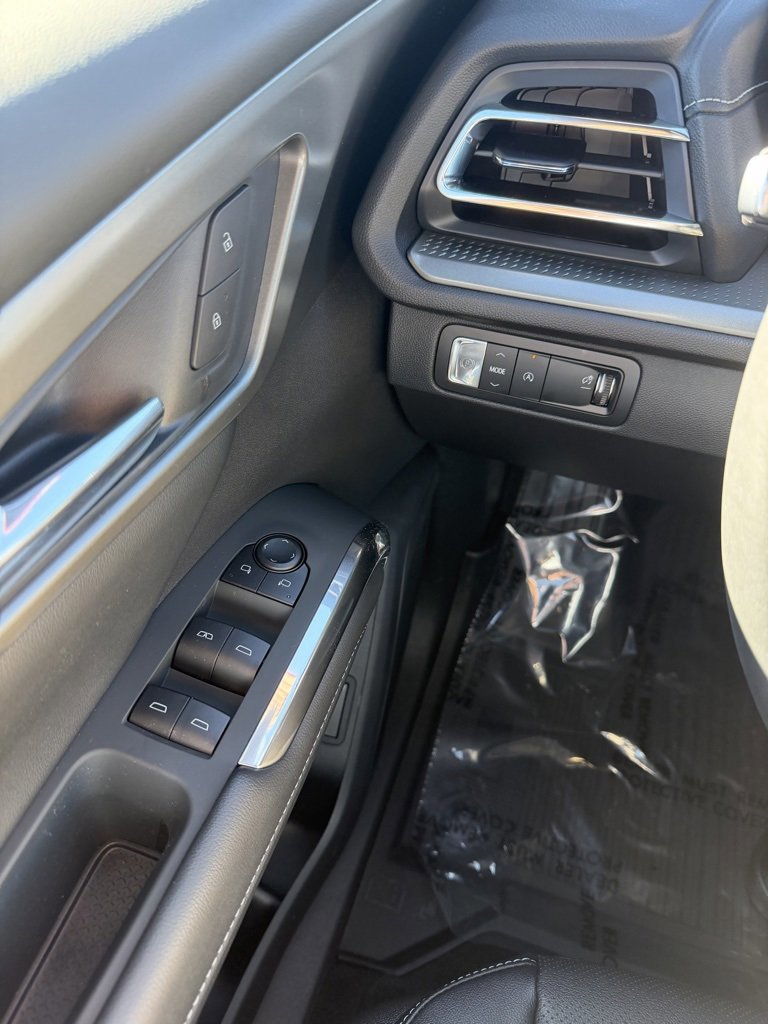 New 2026 Chevrolet Traverse LT w/ Sun and Wheel Package image 8