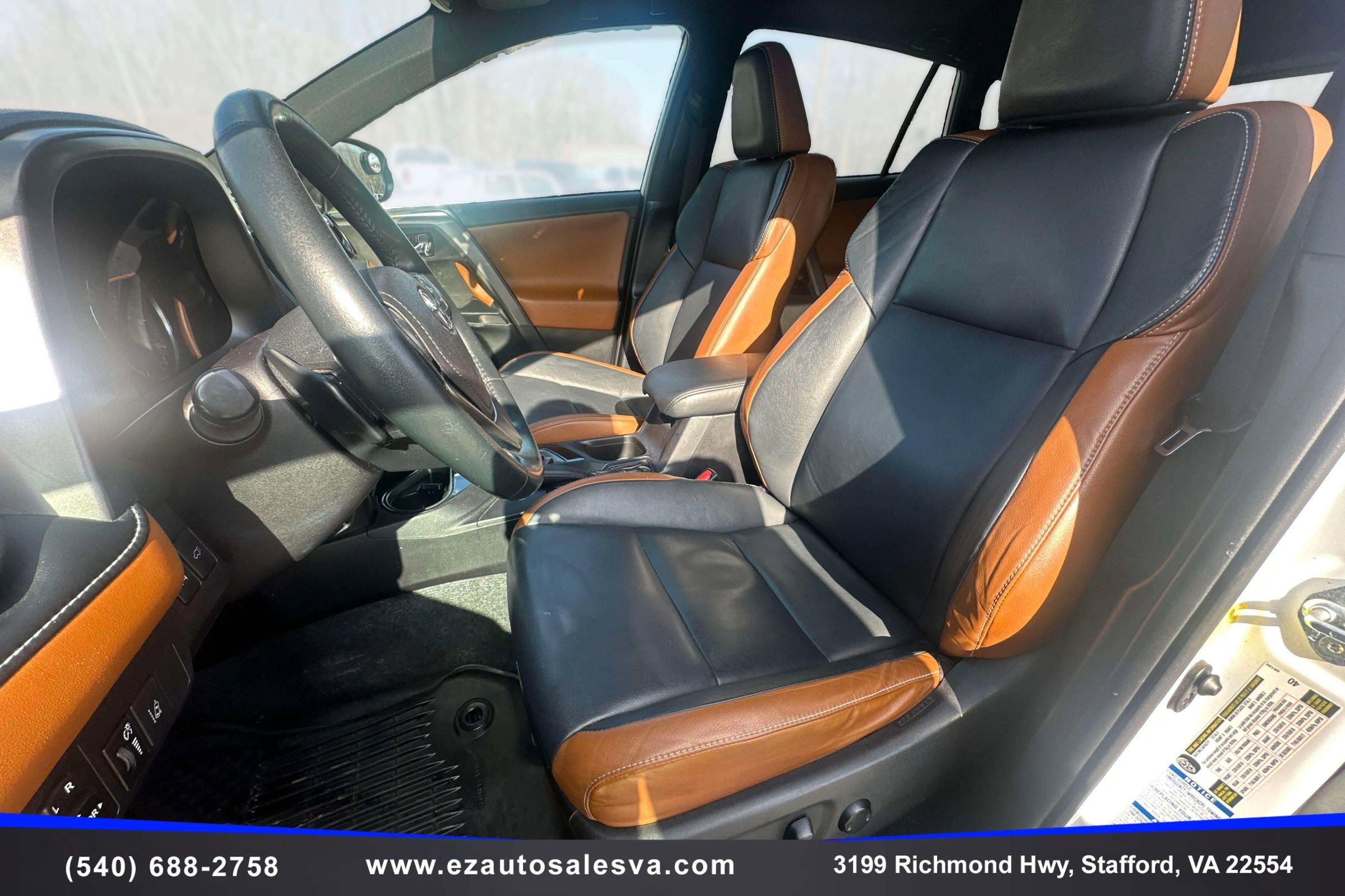 Used 2017 Toyota RAV4 SE image 16